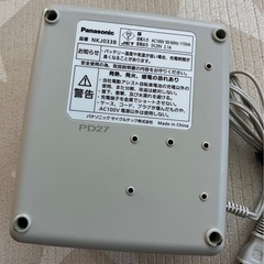 リチウムイオン電池専用充電器の画像