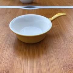 フライパン型の陶器の器の画像