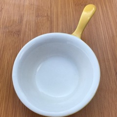 フライパン型の陶器の器の画像