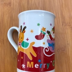 クリスマスの柄のカップの画像