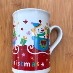 クリスマスの柄のカップの画像
