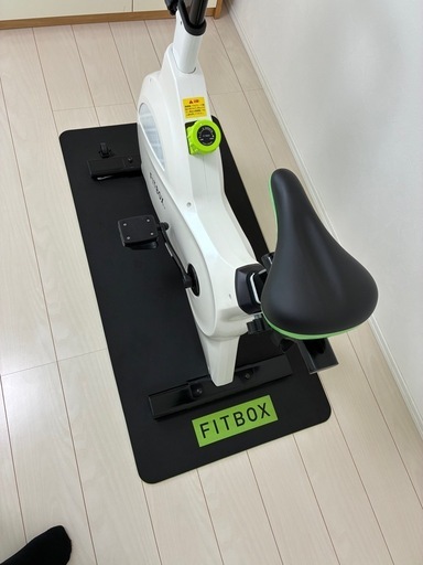 【お話し中】FIT BOX &専用マット エアロバイクです