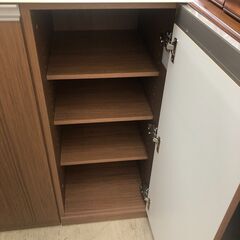【ジャングルジャングルサカイ石津店】2枚扉収納棚　キッチン収納　収納棚　収納家具　ガラス　目隠し　ブラウン　クリーニング済み 堺市 西区 東区 北区 南区 堺区 石津の画像