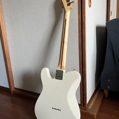 Squier by FENDER テレキャスター白の画像