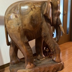 木製の置き物(木彫の象)
の画像