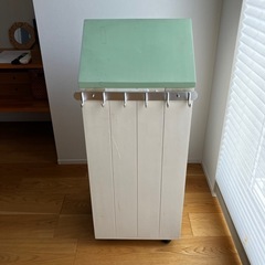 こども荷物収納棚の画像