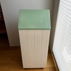 こども荷物収納棚の画像
