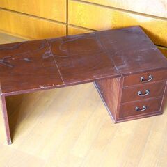 場所を取らない引出し付き木製折りたたみ机／文机の画像