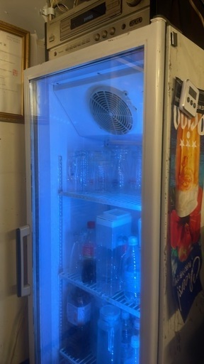 業務用冷蔵庫 本日取引可能!　まだまだ冷えます！ BAR等の飲食店でどうでしょうか？