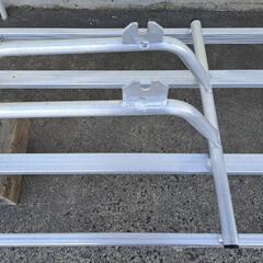 アルミ製コンテナ　一輪車(タイヤ無し)の画像