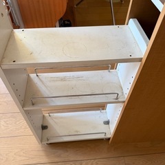 隙間収納棚の画像