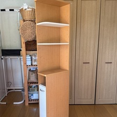 隙間収納棚の画像