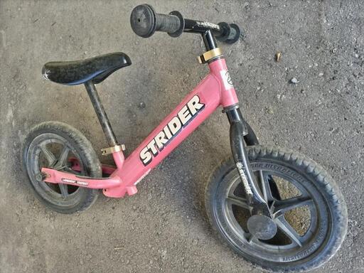 ストライダー赤 (zi no) 小樽築港の幼児用自転車の中古あげます