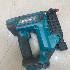 makita 充電式ピンタッカ PT353D 18V マキタ (D6471yktmYM)の画像
