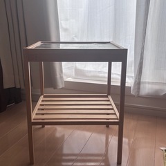 IKEA サイドテーブルの画像