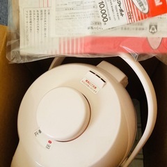 電気ポットの画像