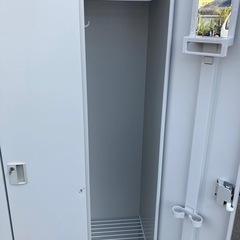 【OF-58】激安 3人用 衣装ロッカー スチールロッカー 更衣ロッカー 鍵付き グレー システムロッカー 休憩室 更衣室　検)事務机　オフィス チェア　会議 椅子　ロッカー　ミーティングテーブル　応接ソファ 店舗 事務所 什器　書庫 本棚 ラック デスク スチール 美品多数 格安 【中古オフィス家具】の画像