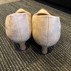 試着のみ　24.5　新品同様　パンプスの画像