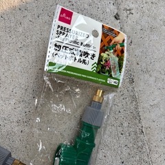 218 加圧式霧吹きとジョウロ先　いずれもペットボトル用の画像