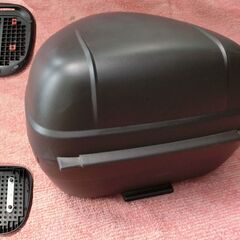 ● SHAD 社リアボックス トップケース キー・土台ﾍﾞｰｽ付きBOX中古●の画像