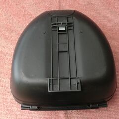 ● SHAD 社リアボックス トップケース キー・土台ﾍﾞｰｽ付きBOX中古●の画像