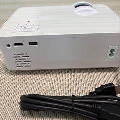 プロジェクター（スタンド付き）の画像