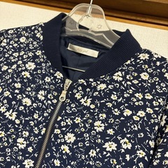 花柄長袖ブルゾンの画像