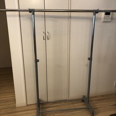 ハンガーラックの画像