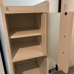 キッチン収納棚の画像