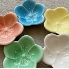 花の小鉢×5と花柄の大皿と小皿の角皿6枚セット 新品未使用の画像