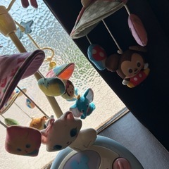 タカラトミー ディズニー キャラクターズ 折りたたみベビーベッドにも対応 やわらかガラガラメリーデラックスプラスの画像