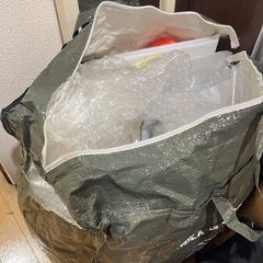 大量のビニル袋・プチプチ(緩衝材)の画像