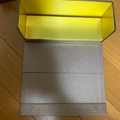 ブルガリ　チョコレート空き箱
の画像