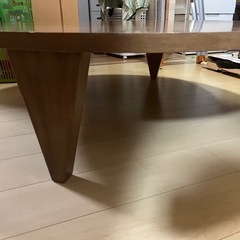 丸型テーブルの画像