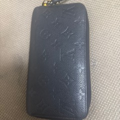 LV 財布の画像
