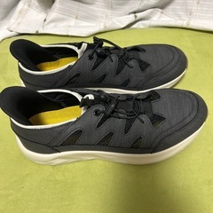 スパットシューズ（スニーカーサンダルタイプ） 手を使わずに履けるの画像