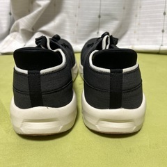 スパットシューズ（スニーカーサンダルタイプ） 手を使わずに履けるの画像