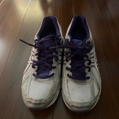 asics運動靴の画像