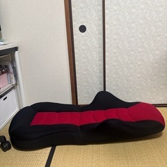 ゲーミングチェア　フルフラットの画像