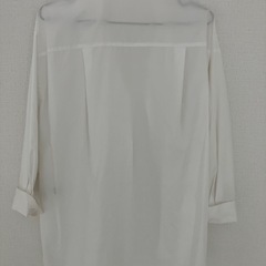 GU 白シャツ ノーカラーシャツの画像