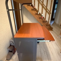 パソコンデスクの画像