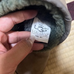 UGG カーキムートンの画像