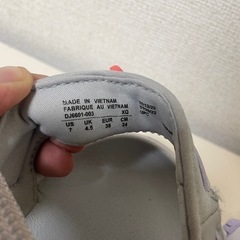 NIKE サンダルとスニーカーの画像