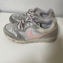 NIKE サンダルとスニーカーの画像