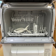 美品✨ ファミリータイプ 2024年 Panasonic 電気食器洗い乾燥機  NP-TSP1-W の画像