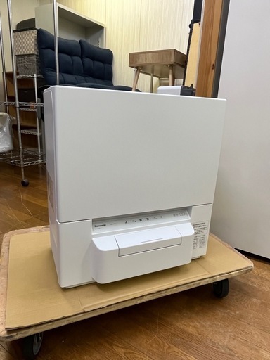 美品✨ ファミリータイプ 2024年 Panasonic 電気食器洗い乾燥機  NP-TSP1-W
