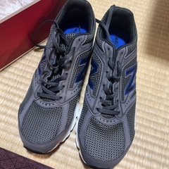 ニューバランス スニーカーの画像