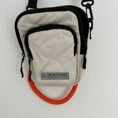 kiu  ショルダーバッグの画像