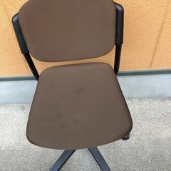 小学生用椅子の画像