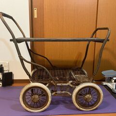 アンティークシェルフ　乳母車　の画像